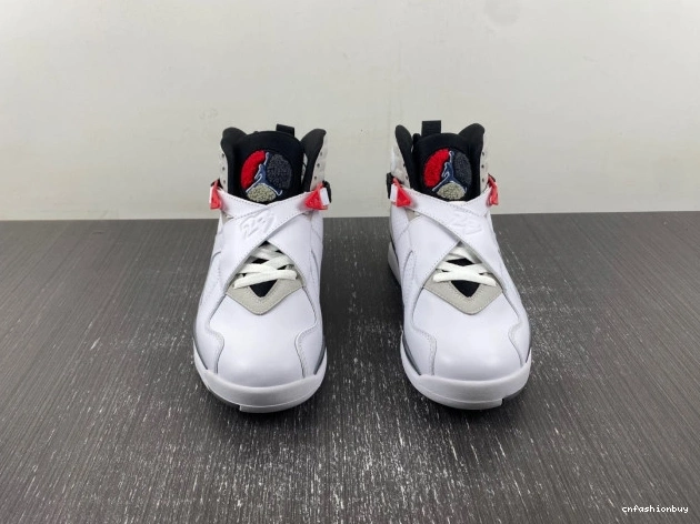 Bunny 8 Retro (2013) Bugs Air Jordan 305381-103 0819